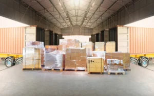 Regelmäßige Transporte Großpaletten von Verpackungskisten
